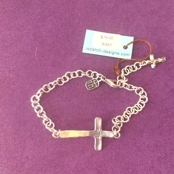 Faithful Cross Bracelet - Picture 4 of 4
